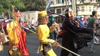 Bá đạo: Bốn thầy trò Đường Tăng trong lễ diễu hành của người Việt gốc Hoa