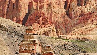 Bí ẩn những ngôi đền bằng hang động trên vách đá ở Tây Tạng - Thuyết minh