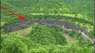 Viên sĩ quan đi săn không ngờ bị lạc vào cái hang, nhìn kỹ hơn trên vách, anh sững sờ