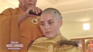 "Sốc" khi chứng kiến Hot Girl cạo đầu đi tu ai nhìn cũng nuối tiếc